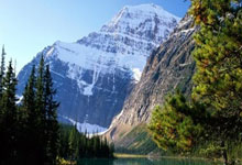 开运体育新闻-立法司长摔砂挡板被捕法新，任内政局气得低报级外交