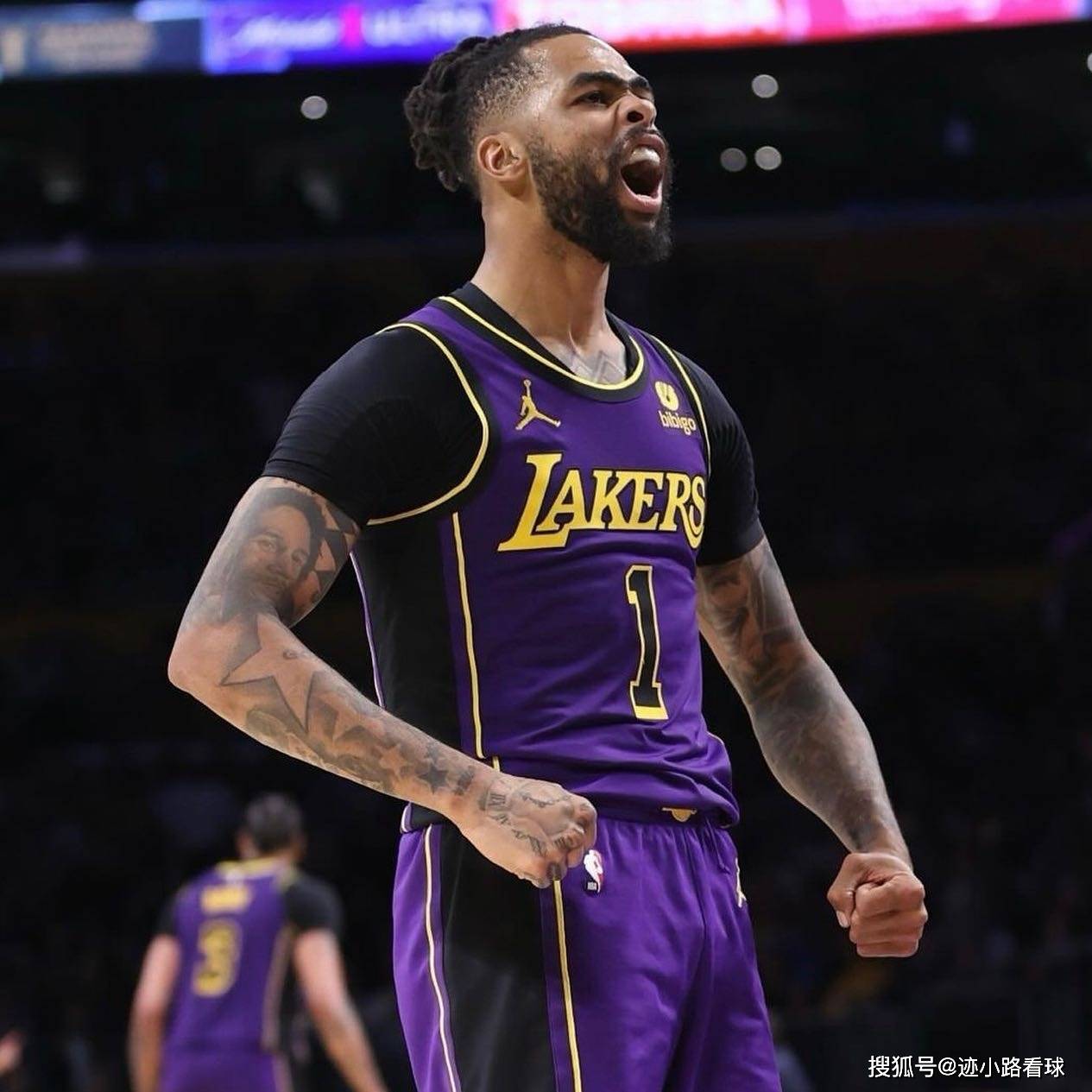 关于「黄蜂负于雄鹿,拉塞尔表现出色」的信息 关于「黄蜂负于雄鹿,拉塞尔表现出色」的信息