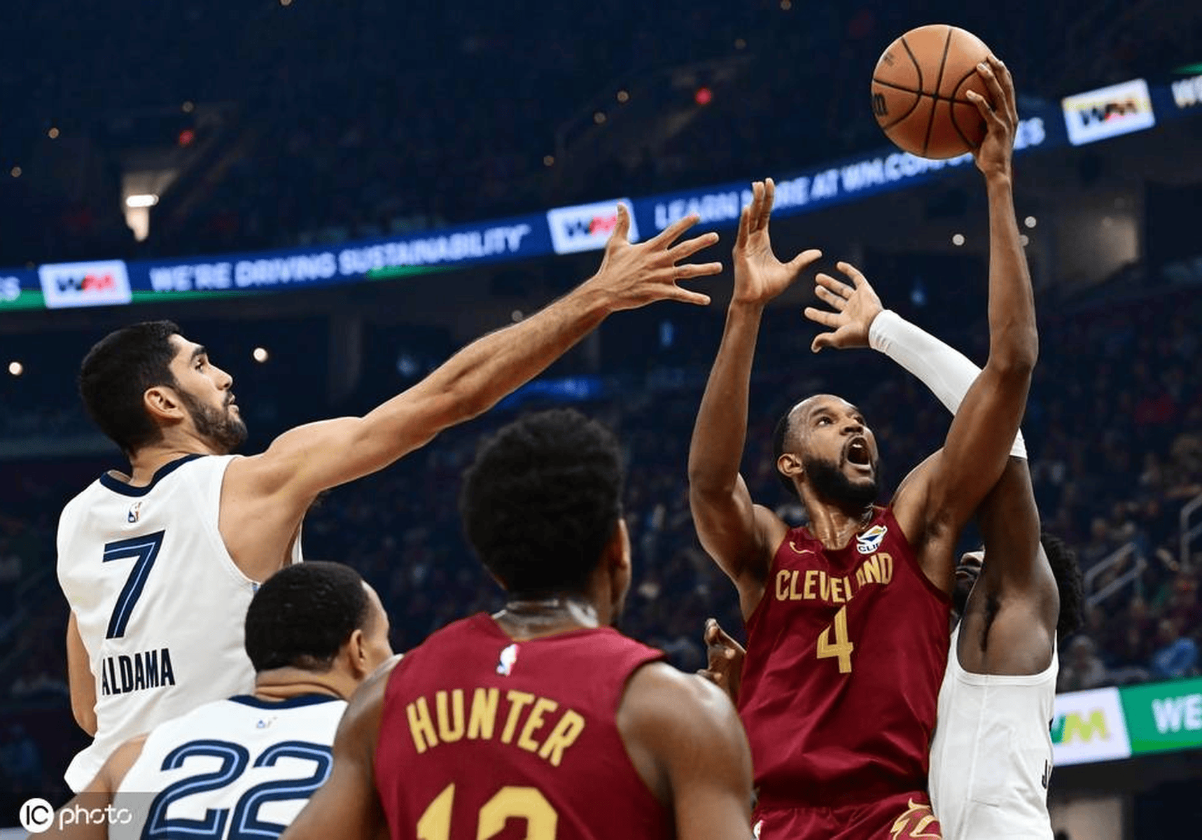 灰熊横扫开拓者取得三连胜