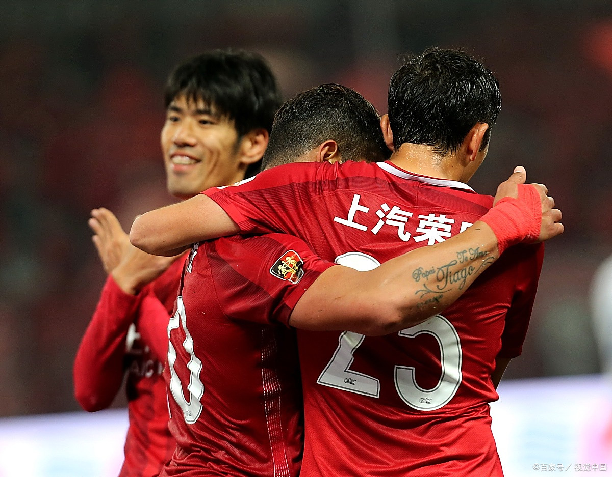 上港vs富力——顶尖强队交锋激发火花 上港vs富力——顶尖强队交锋激发火花