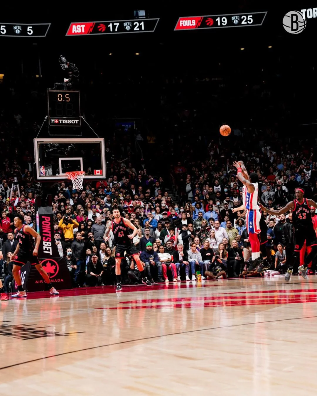 篮网搏杀公牛，欧文狂勇砍30分