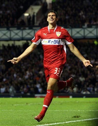 包含斯图加特后防线延续稳定表现,守住关键三分的词条 包含斯图加特后防线延续稳定表现,守住关键三分的词条