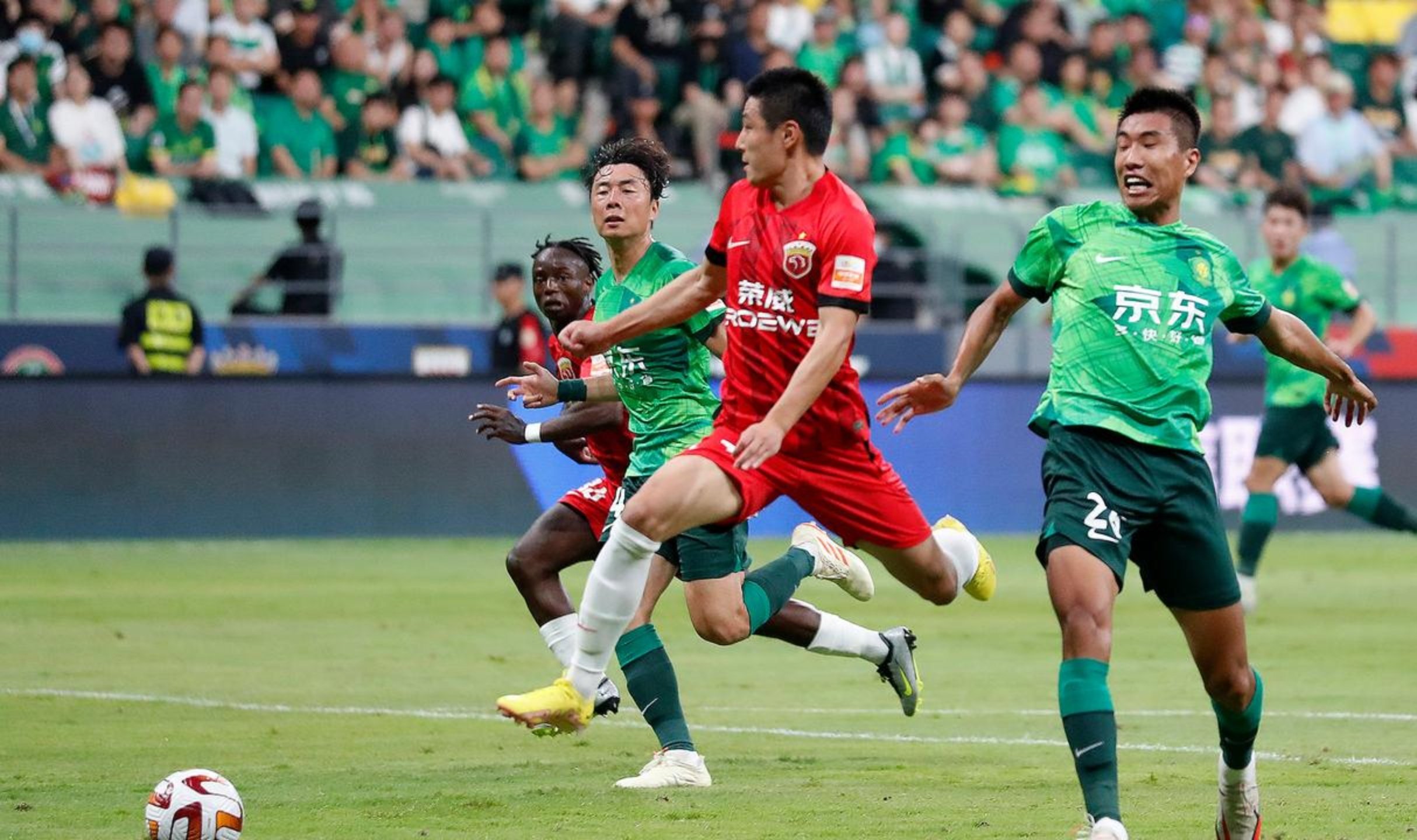 山东鲁能主场保持不败，稳固积分榜前列位置的简单介绍