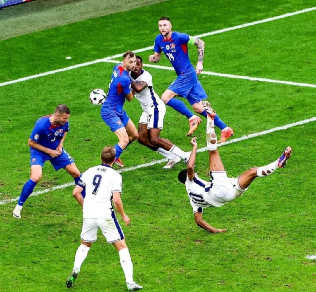 精妙配合让球队轻松击败对手 精妙配合让球队轻松击败对手